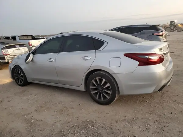 1N4AL3AP7JC249314 2018 NISSAN ALTIMA - Image 2