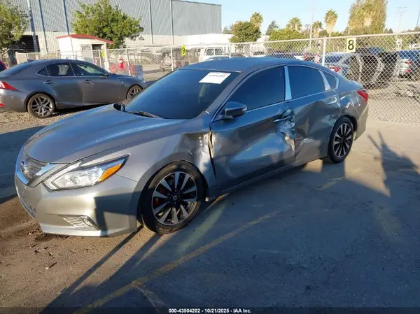 1N4AL3AP7JC249443 2018 NISSAN ALTIMA - Image 2