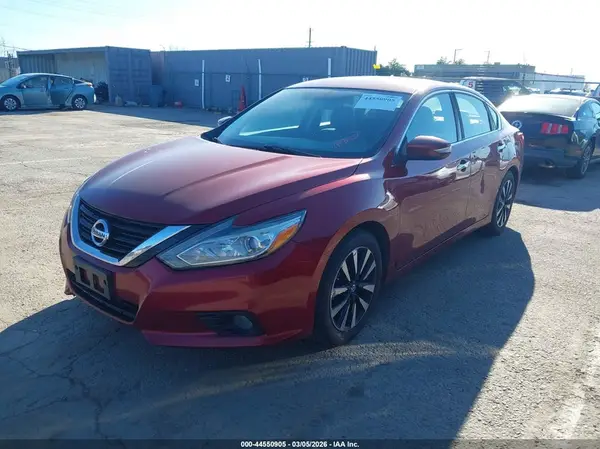 1N4AL3AP7JC249877 2018 NISSAN ALTIMA - Image 2