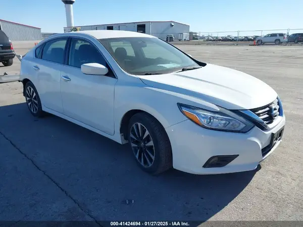 1N4AL3AP7JC250527 2018 NISSAN ALTIMA - Image 1