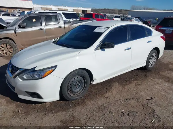 1N4AL3AP7JC251063 2018 NISSAN ALTIMA - Image 2