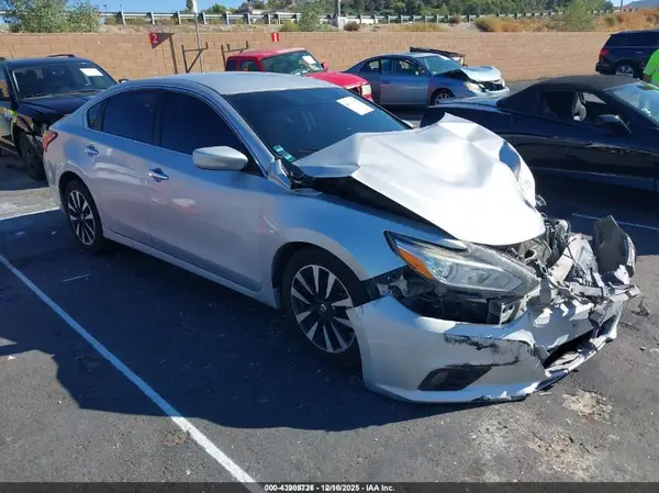 1N4AL3AP7JC254366 2018 NISSAN ALTIMA - Image 1