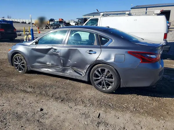 1N4AL3AP7JC256912 2018 NISSAN ALTIMA - Image 2
