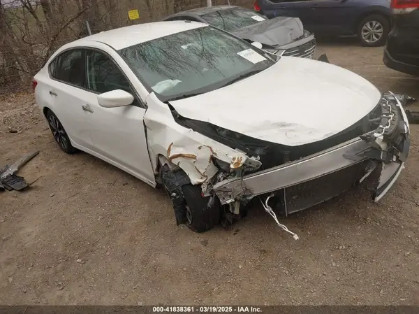 1N4AL3AP7JC258496 2018 NISSAN ALTIMA - Image 1