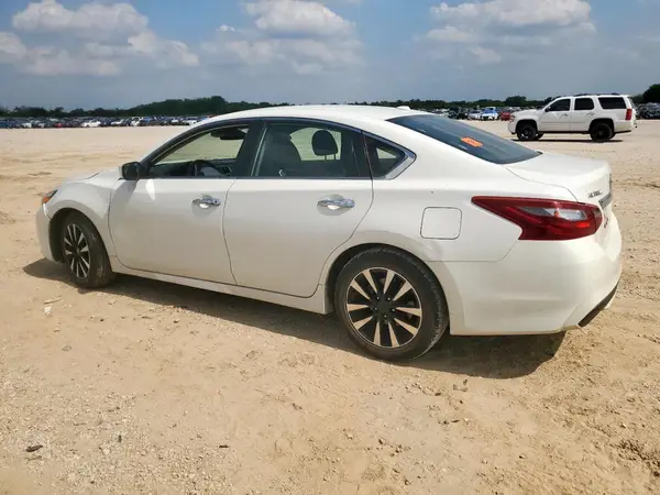1N4AL3AP7JC260975 2018 NISSAN ALTIMA - Image 2