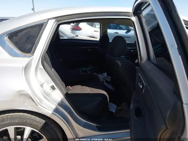 1N4AL3AP7JC262404 2018 NISSAN ALTIMA - Image 8