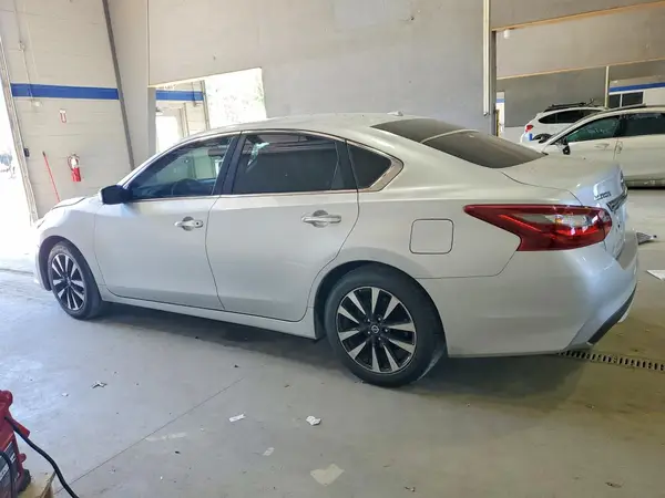 1N4AL3AP7JC263004 2018 NISSAN ALTIMA - Image 2