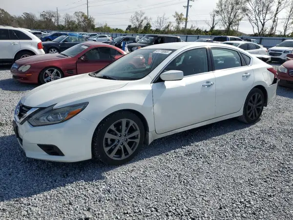1N4AL3AP7JC264931 2018 NISSAN ALTIMA - Image 1