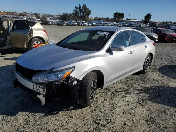1N4AL3AP7JC268333 2018 NISSAN ALTIMA - Image 1