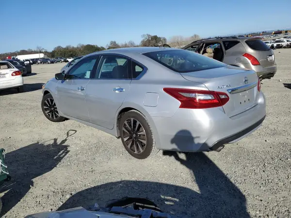 1N4AL3AP7JC268333 2018 NISSAN ALTIMA - Image 2