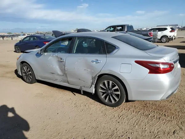 1N4AL3AP7JC270440 2018 NISSAN ALTIMA - Image 2