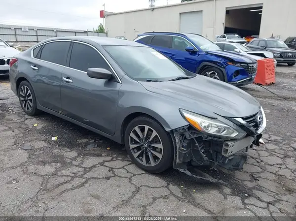 1N4AL3AP7JC270566 2018 NISSAN ALTIMA - Image 1
