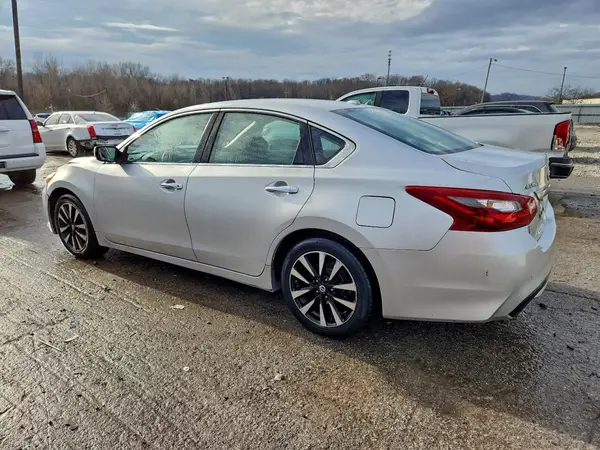 1N4AL3AP7JC271166 2018 NISSAN ALTIMA - Image 2