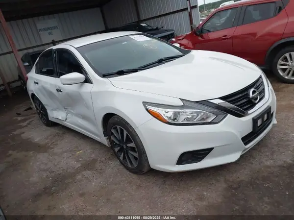 1N4AL3AP7JC275170 2018 NISSAN ALTIMA - Image 1