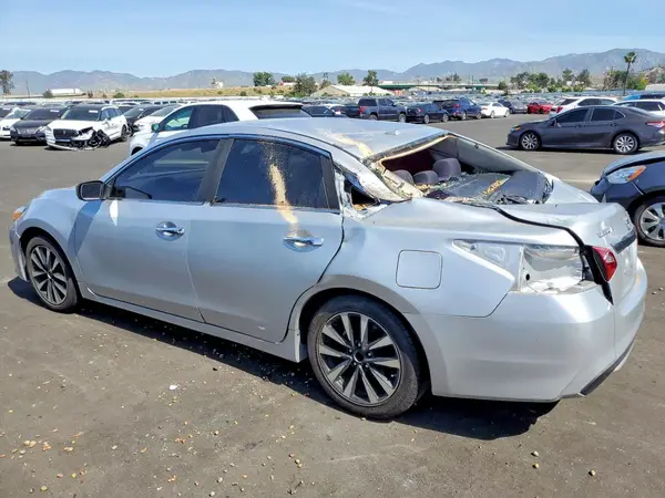1N4AL3AP7JC275251 2018 NISSAN ALTIMA - Image 2