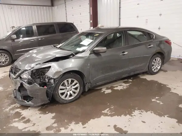 1N4AL3AP7JC275718 2018 NISSAN ALTIMA - Image 2