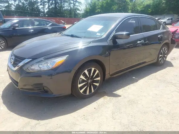 1N4AL3AP7JC275802 2018 NISSAN ALTIMA - Image 2