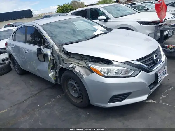 1N4AL3AP7JC278618 2018 NISSAN ALTIMA - Image 1