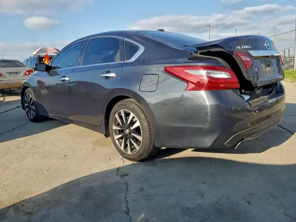 1N4AL3AP7JC280269 2018 NISSAN ALTIMA - Image 2