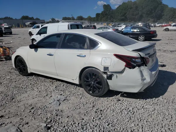 1N4AL3AP7JC283415 2018 NISSAN ALTIMA - Image 2