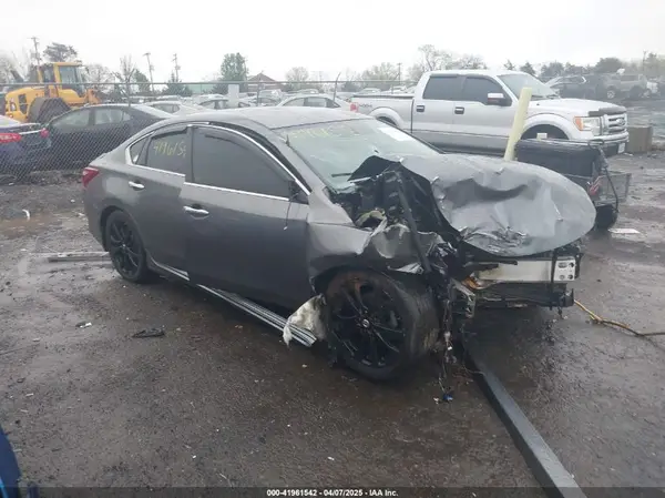 1N4AL3AP7JC284239 2018 NISSAN ALTIMA - Image 1