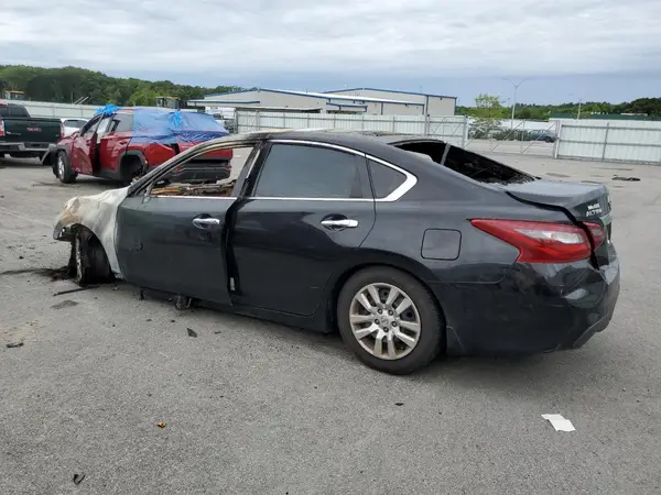 1N4AL3AP7JC285746 2018 NISSAN ALTIMA - Image 2