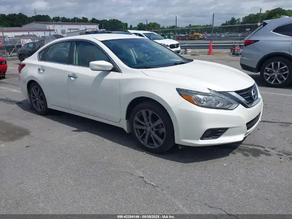 1N4AL3AP7JC286802 2018 NISSAN ALTIMA - Image 1