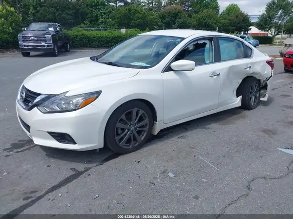 1N4AL3AP7JC286802 2018 NISSAN ALTIMA - Image 2