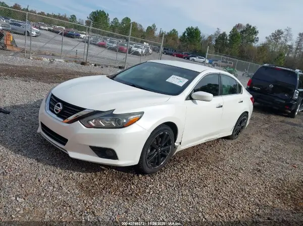 1N4AL3AP7JC287027 2018 NISSAN ALTIMA - Image 2