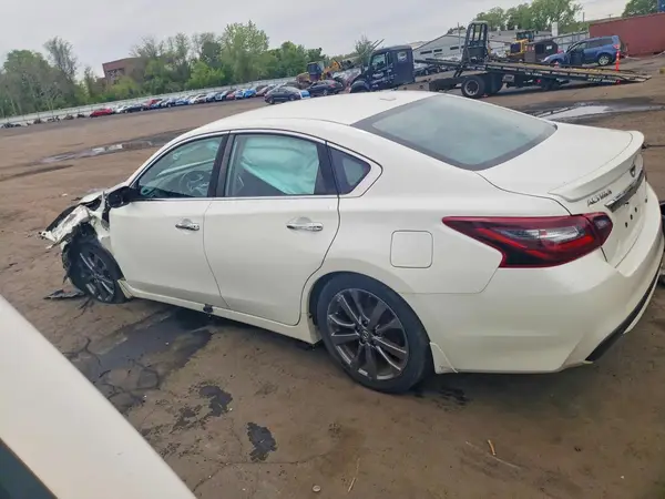 1N4AL3AP7JC289005 2018 NISSAN ALTIMA - Image 2