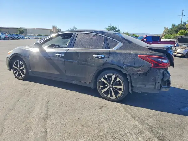 1N4AL3AP7JC289067 2018 NISSAN ALTIMA - Image 2