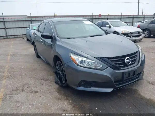 1N4AL3AP7JC289666 2018 NISSAN ALTIMA - Image 1