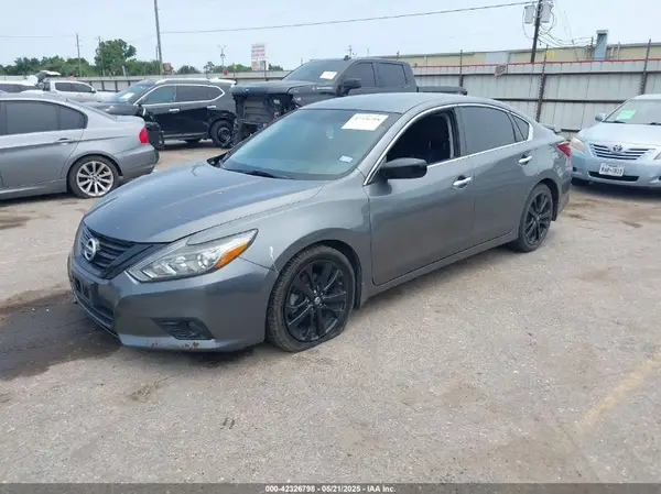 1N4AL3AP7JC289666 2018 NISSAN ALTIMA - Image 2