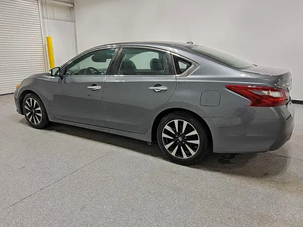 1N4AL3AP7JC293698 2018 NISSAN ALTIMA - Image 2