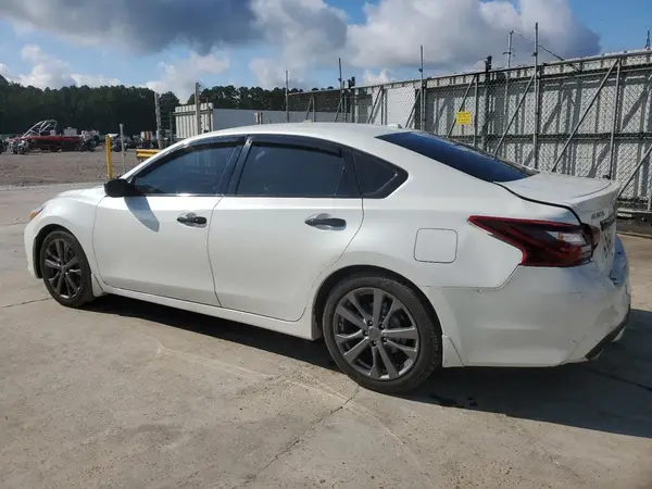 1N4AL3AP7JC294284 2018 NISSAN ALTIMA - Image 2