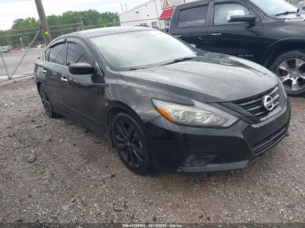 1N4AL3AP7JC294561 2018 NISSAN ALTIMA - Image 1