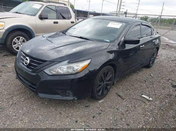 1N4AL3AP7JC294561 2018 NISSAN ALTIMA - Image 2