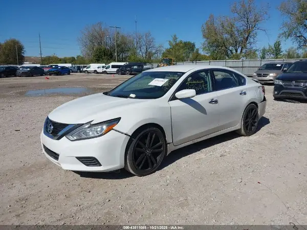 1N4AL3AP7JC296732 2018 NISSAN ALTIMA - Image 2