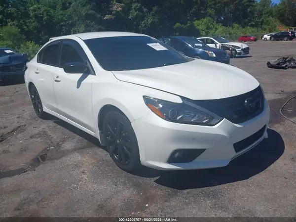 1N4AL3AP7JC298142 2018 NISSAN ALTIMA - Image 1