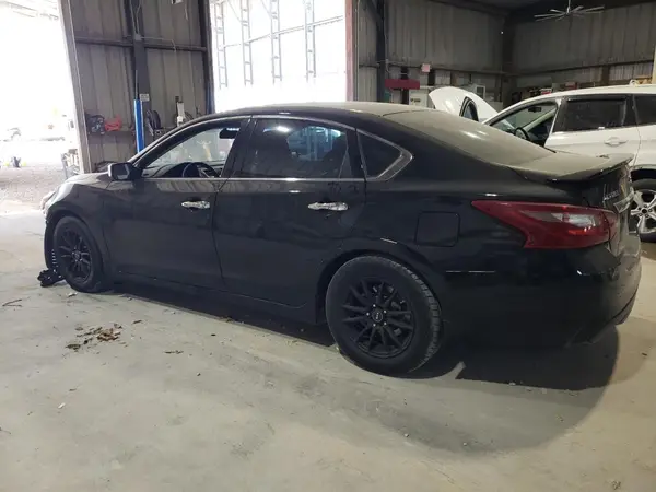 1N4AL3AP7JC471786 2018 NISSAN ALTIMA - Image 2