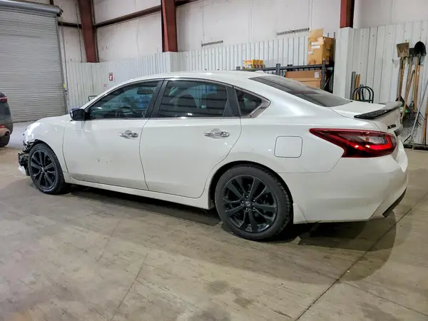 1N4AL3AP7JC472145 2018 NISSAN ALTIMA - Image 2
