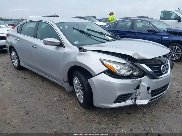 1N4AL3AP7JC473036 2018 NISSAN ALTIMA - Image 1