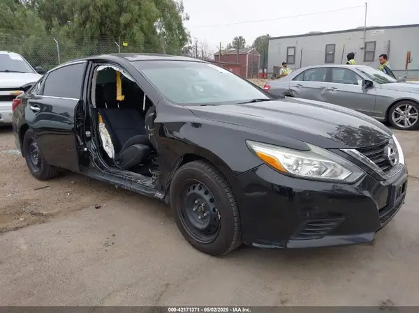 1N4AL3AP7JC473215 2018 NISSAN ALTIMA - Image 1