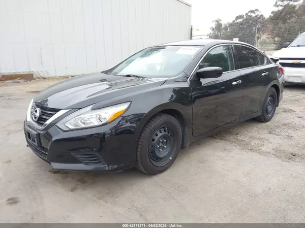 1N4AL3AP7JC473215 2018 NISSAN ALTIMA - Image 2