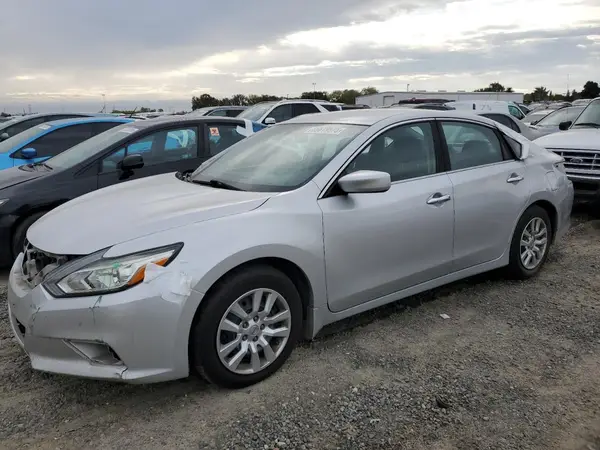 1N4AL3AP7JC475319 2018 NISSAN ALTIMA - Image 1