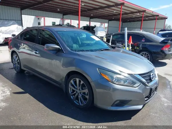 1N4AL3AP7JC475451 2018 NISSAN ALTIMA - Image 1