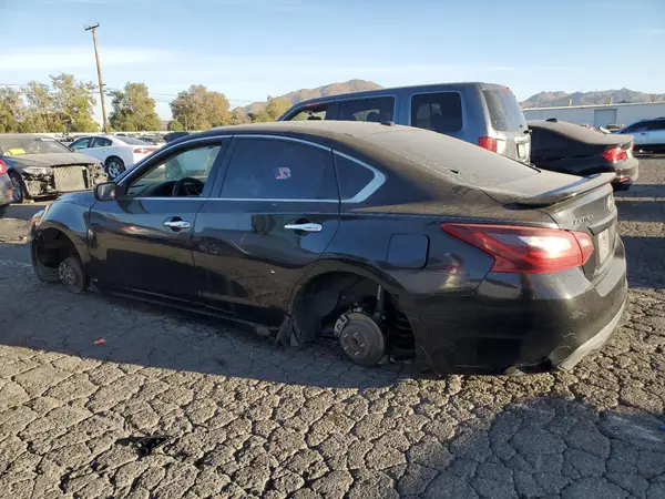 1N4AL3AP7JC475773 2018 NISSAN ALTIMA - Image 2