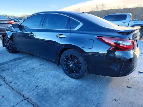 1N4AL3AP7JC475823 2018 NISSAN ALTIMA - Image 2