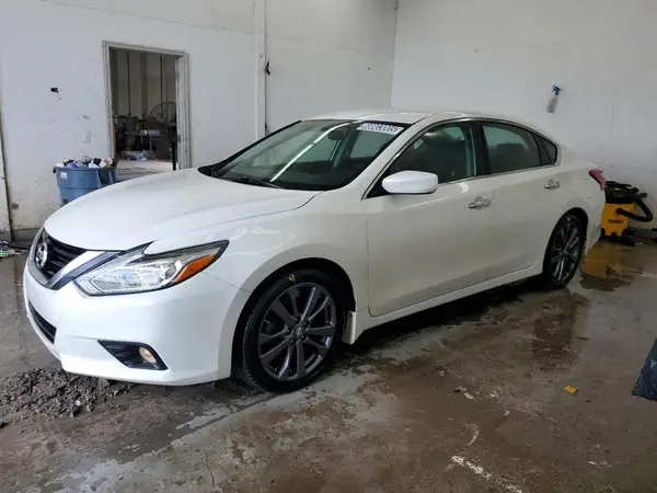 1N4AL3AP7JC477233 2018 NISSAN ALTIMA - Image 1