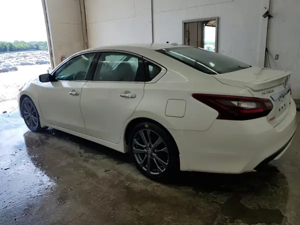 1N4AL3AP7JC477233 2018 NISSAN ALTIMA - Image 2